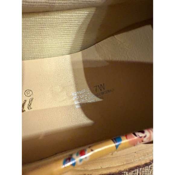 Beacon Comfort Well Bow Yellow Floral Women's Slip On Shoes Size 7W NEW - Picture 8 of 9